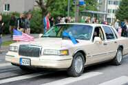 LINCOLN TOWN CAR